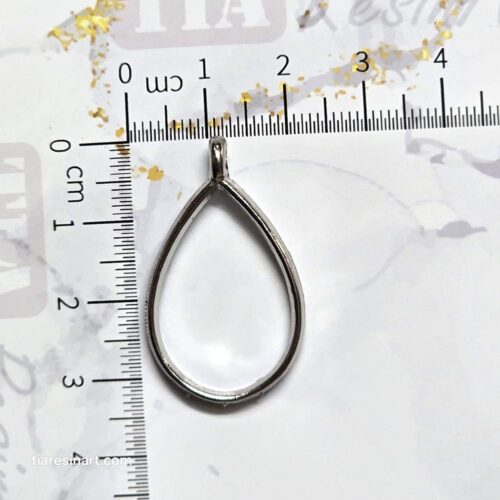 Close-up view of Bezels Oval Resin Art